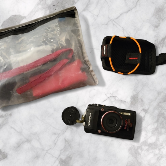 Olympus Stylus Tough TG-4 16-megapixel Waterproof Digital Camera - Picture 11 of 12